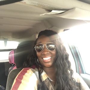 Meet your Posher, Leslie